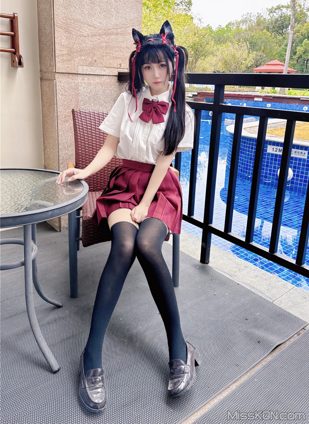 Coser@不呆猫: 温泉双马尾JK (22 photos + 1 video)